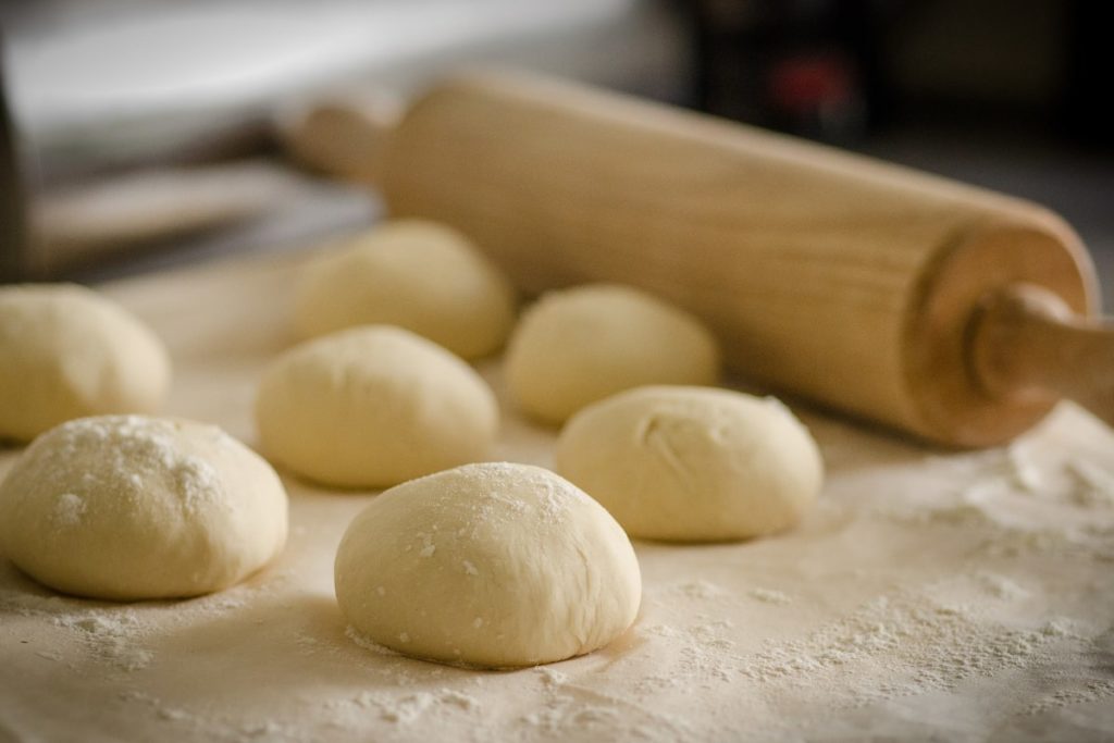 Sweetenyourday_Teig_Brötchen_Header_1200x800-min